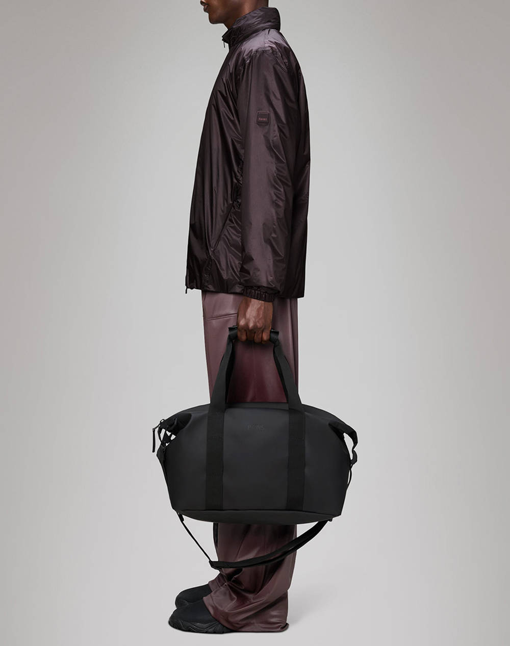 RAINS Hilo Weekend Bag Small W3 (Размери: 29 x 18 x 50см.)