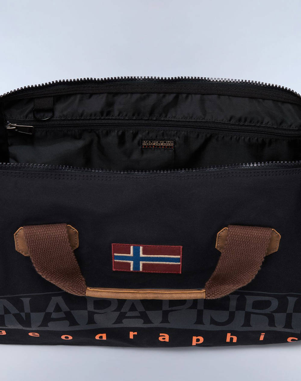 NAPAPIJRI BERING 3 (Размери: 60 x 32см.)