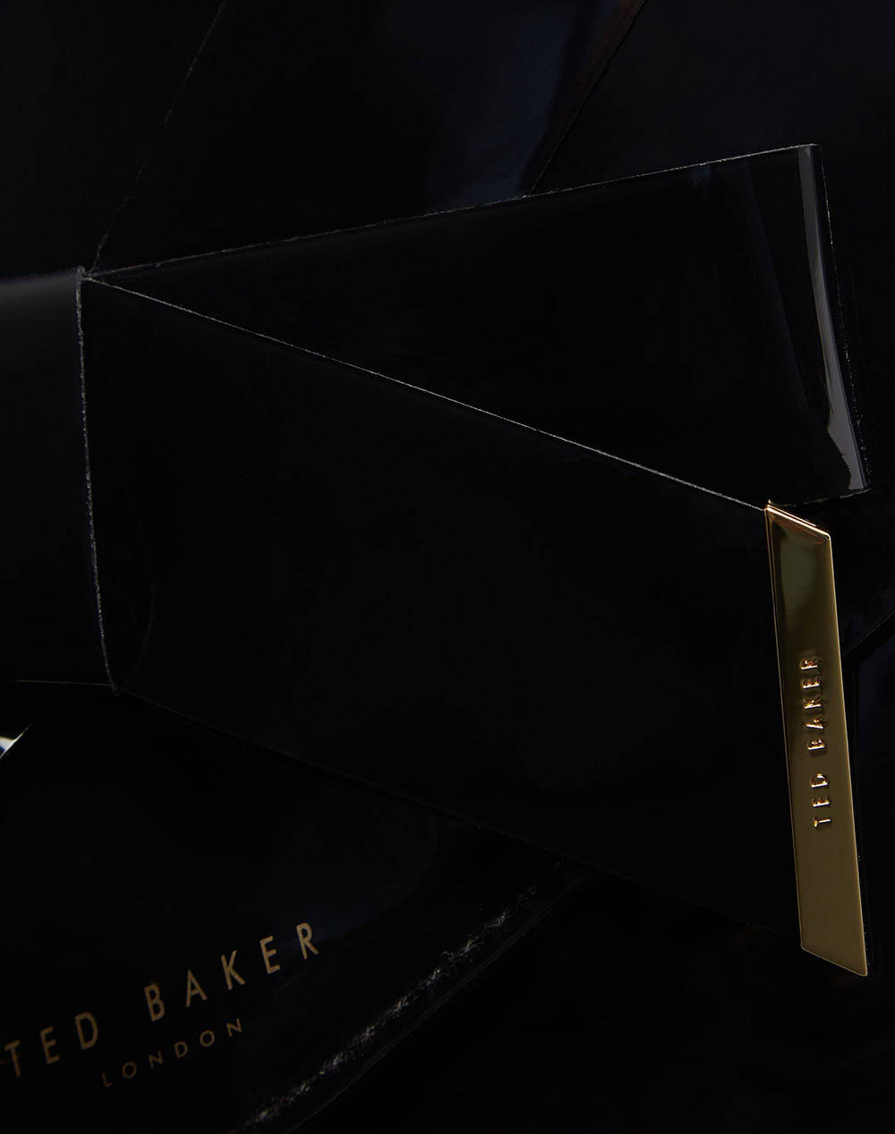 TED BAKER NIKKEY Knot Bow Envelope Pouch (Размери: 26 x 18 x 1см.)