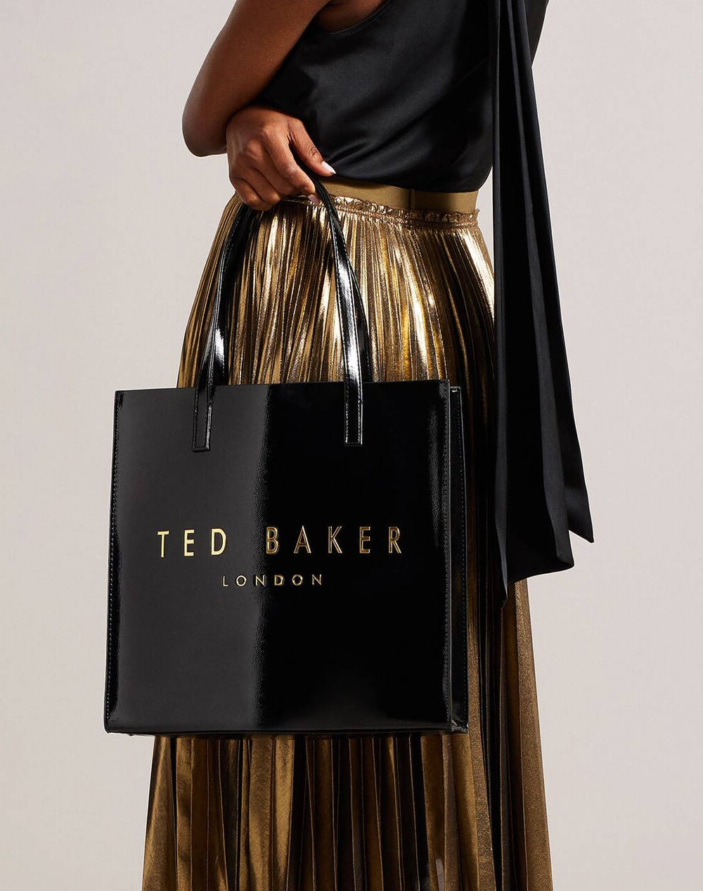 TED BAKER CRINKON Crinkle Large Icon Bag (Размери: 34.5 x 34.5 x 11.5см.)