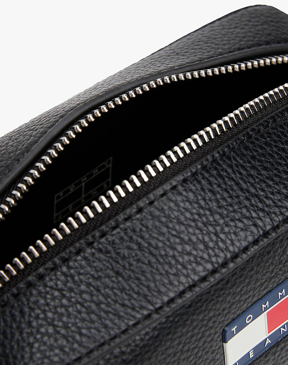 TOMMY JEANS TJW MUST CAMERA BAG (Размери: 18 x 7 x 14см.)
