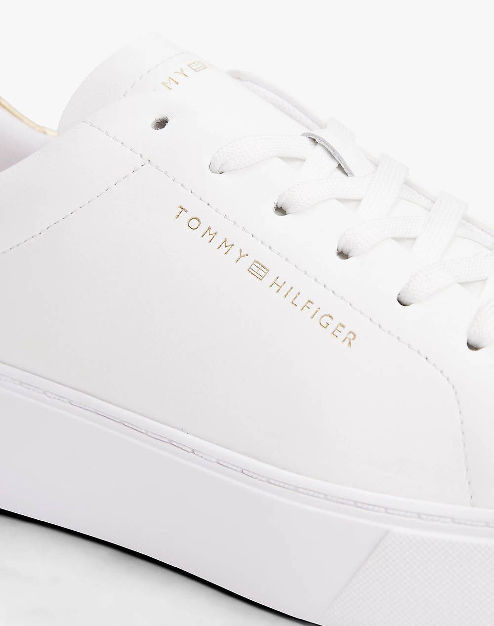 TOMMY HILFIGER ESSENTIAL PLATFORM COURT SNEAKER