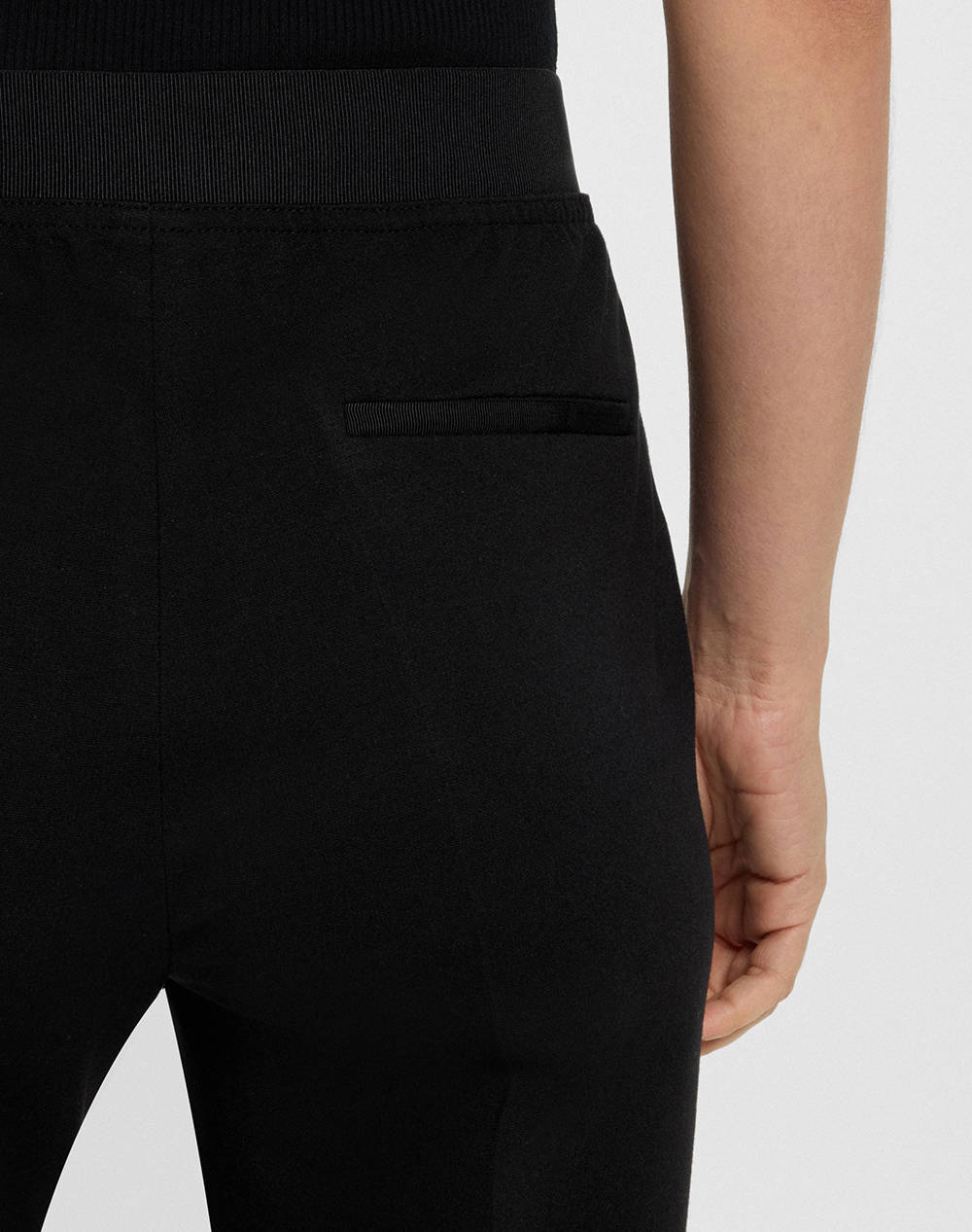 BOSS Tapria-Crop 10268365 01