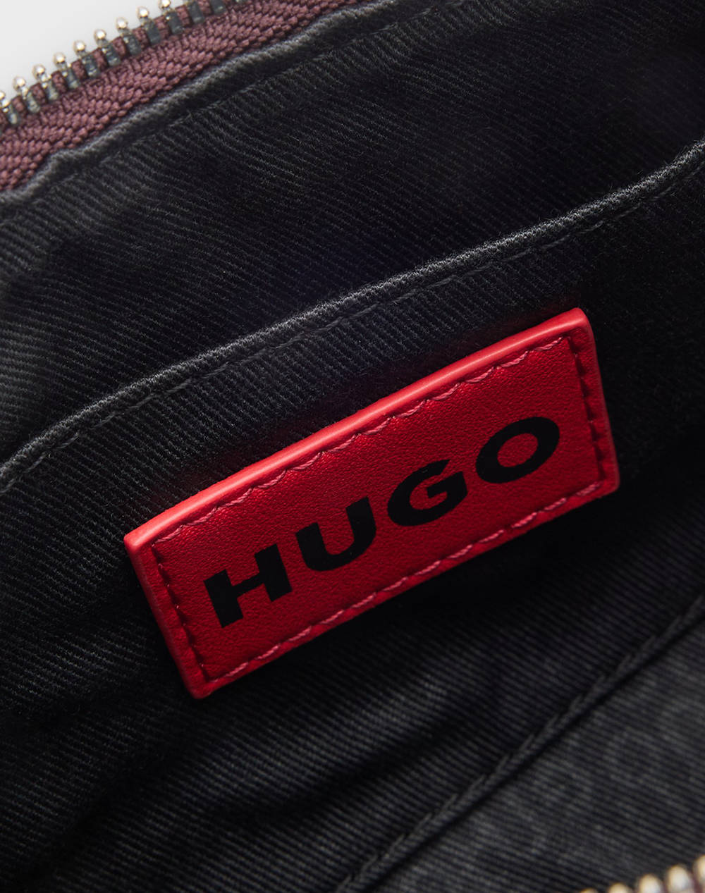 HUGO Chris 2.0 MA_Hobo 10273943 01 (Размери: 12 x 26 x 7см.)