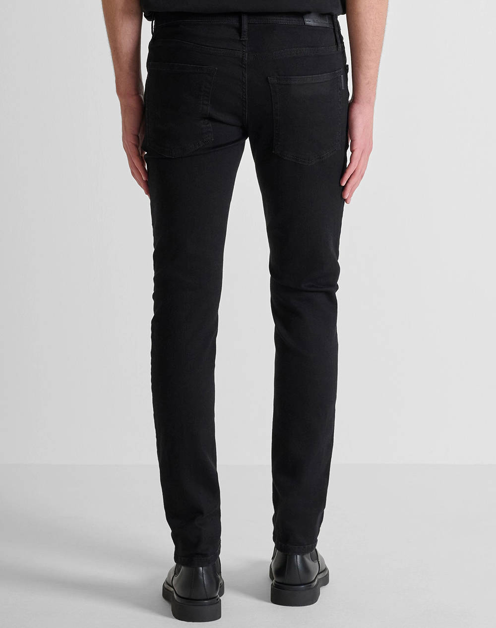 ANTONY MORATO MMDT00241FA7504111W01863 MIN OF 12 JEANS OZZY TAPERED FIT IN ICONIC BASIC BLACK STAY BLACK DENIM MENS TROUSERS