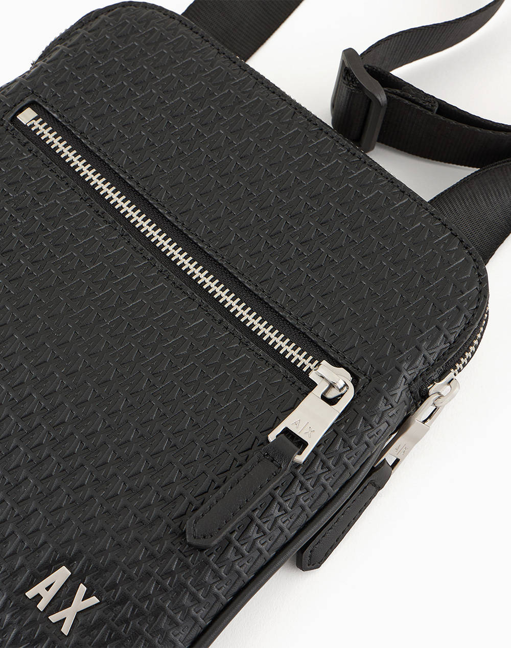 ARMANI EXCHANGE MESSENGER BAG (Размери: 21 x 3 x 13 см.)