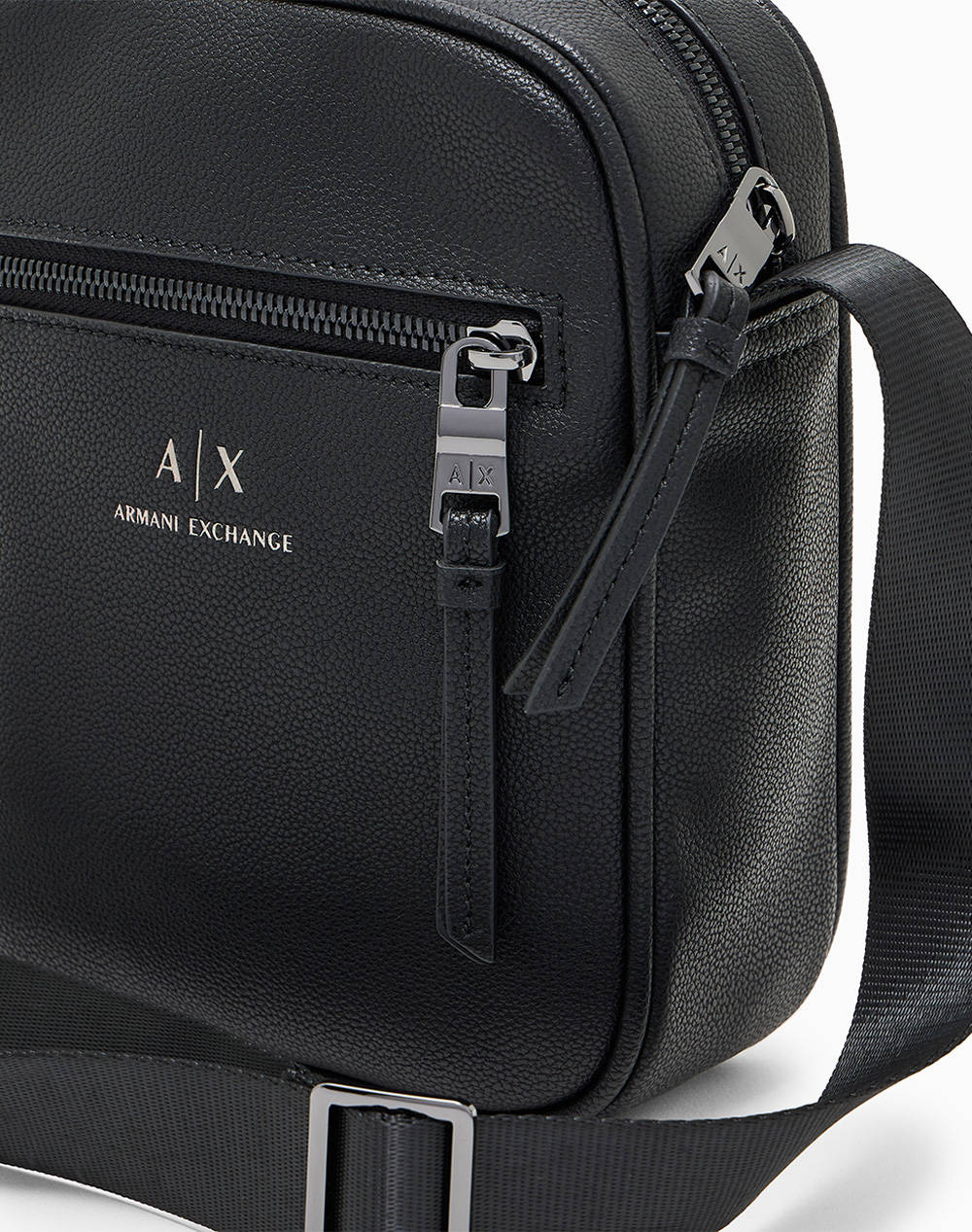 ARMANI EXCHANGE MESSENGER BAG (Размери: 21.5 x 15 x 6.5 см.)