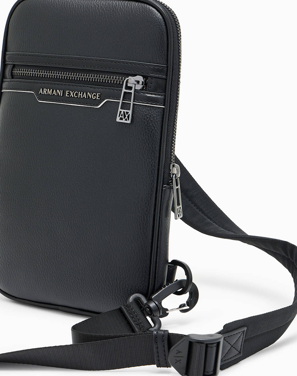 ARMANI EXCHANGE BACKPACK (Размери: 1,5 x 26 x 17 см.)