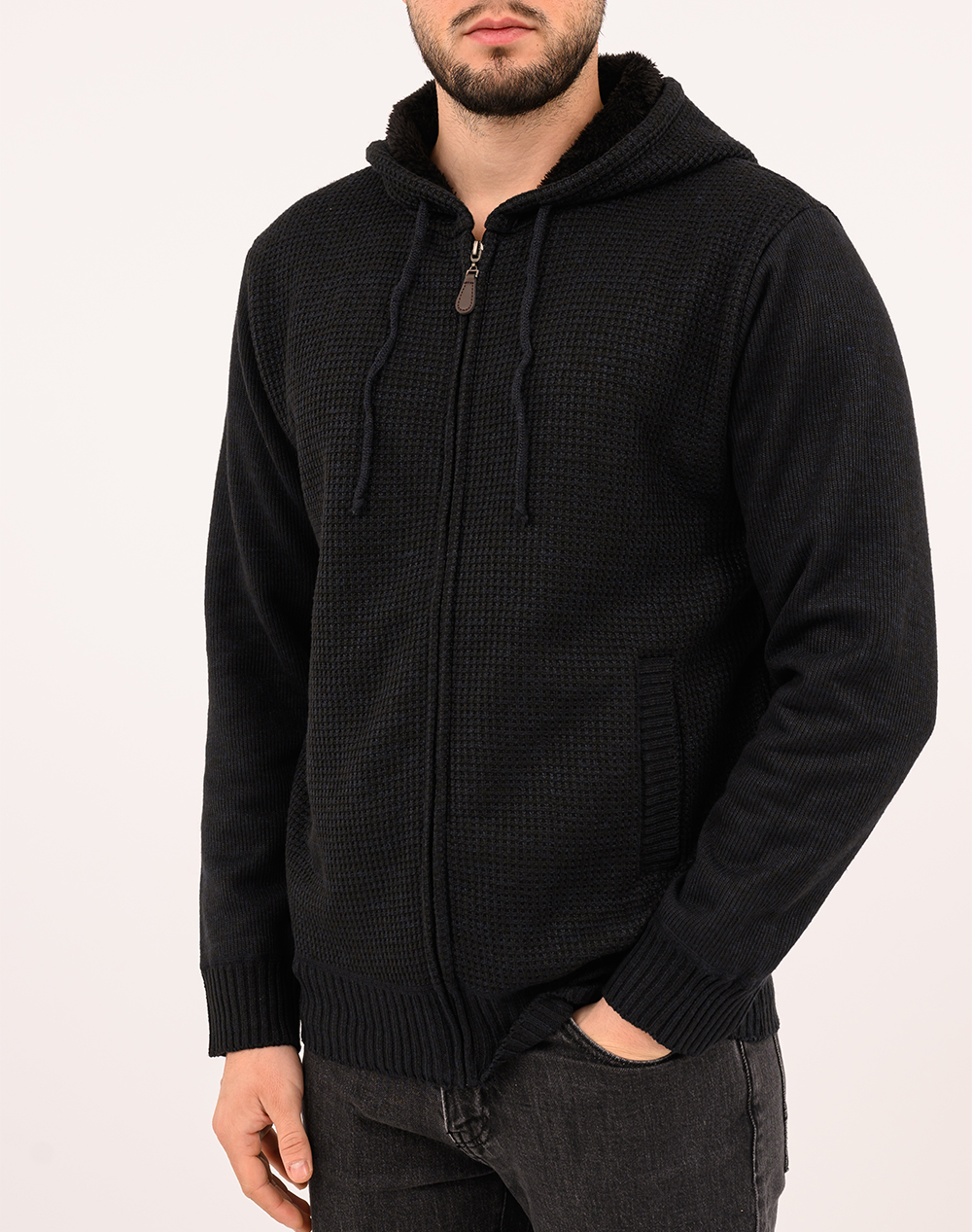 LEXTON ПЛЕТЕНО ЯКЕ С КАЧУЛКА 35%VISCOSE-65%ACRYLIC