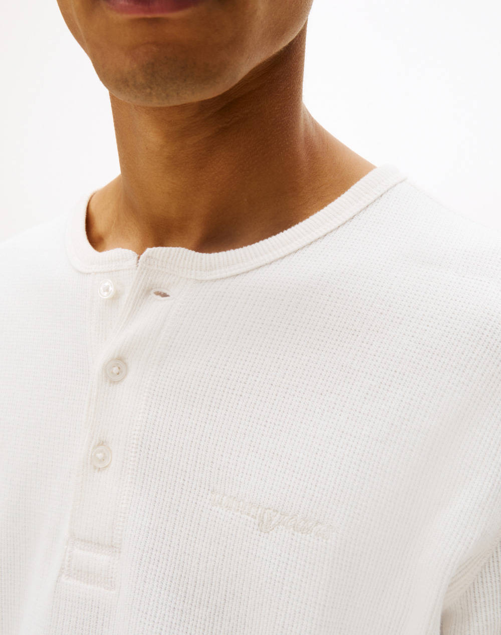 TOMMY JEANS TJM SLIM WAFFLE SCRIPT HENLEY