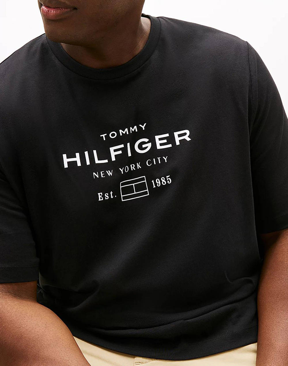 TOMMY HILFIGER BT-HILFIGER STACK GRAPHIC TEE-B