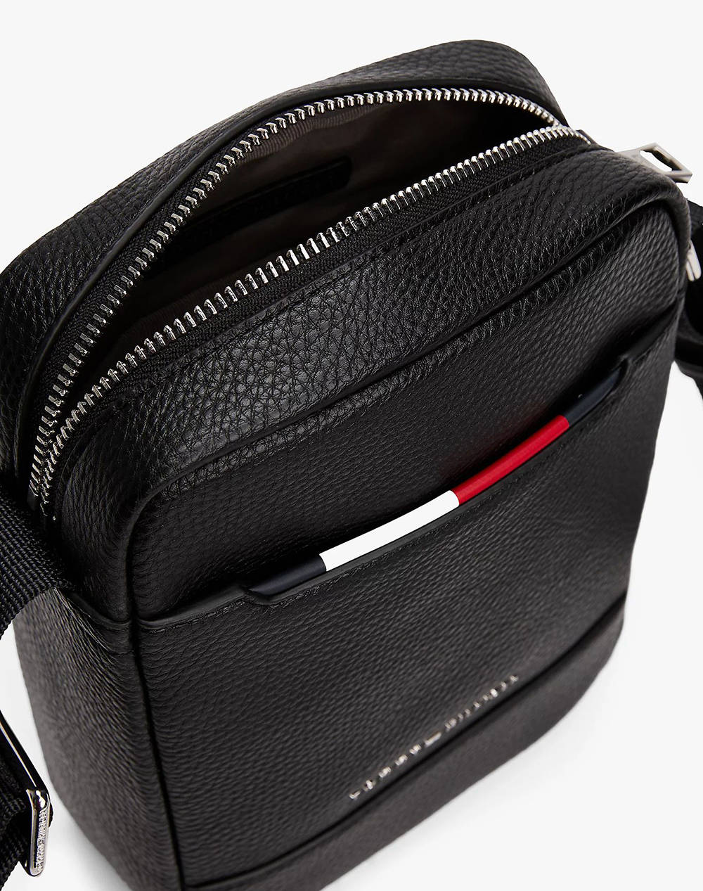 TOMMY HILFIGER TH CENTRAL MINI REPORTER (Размери: 16 x 6.5 x 20.5см.)