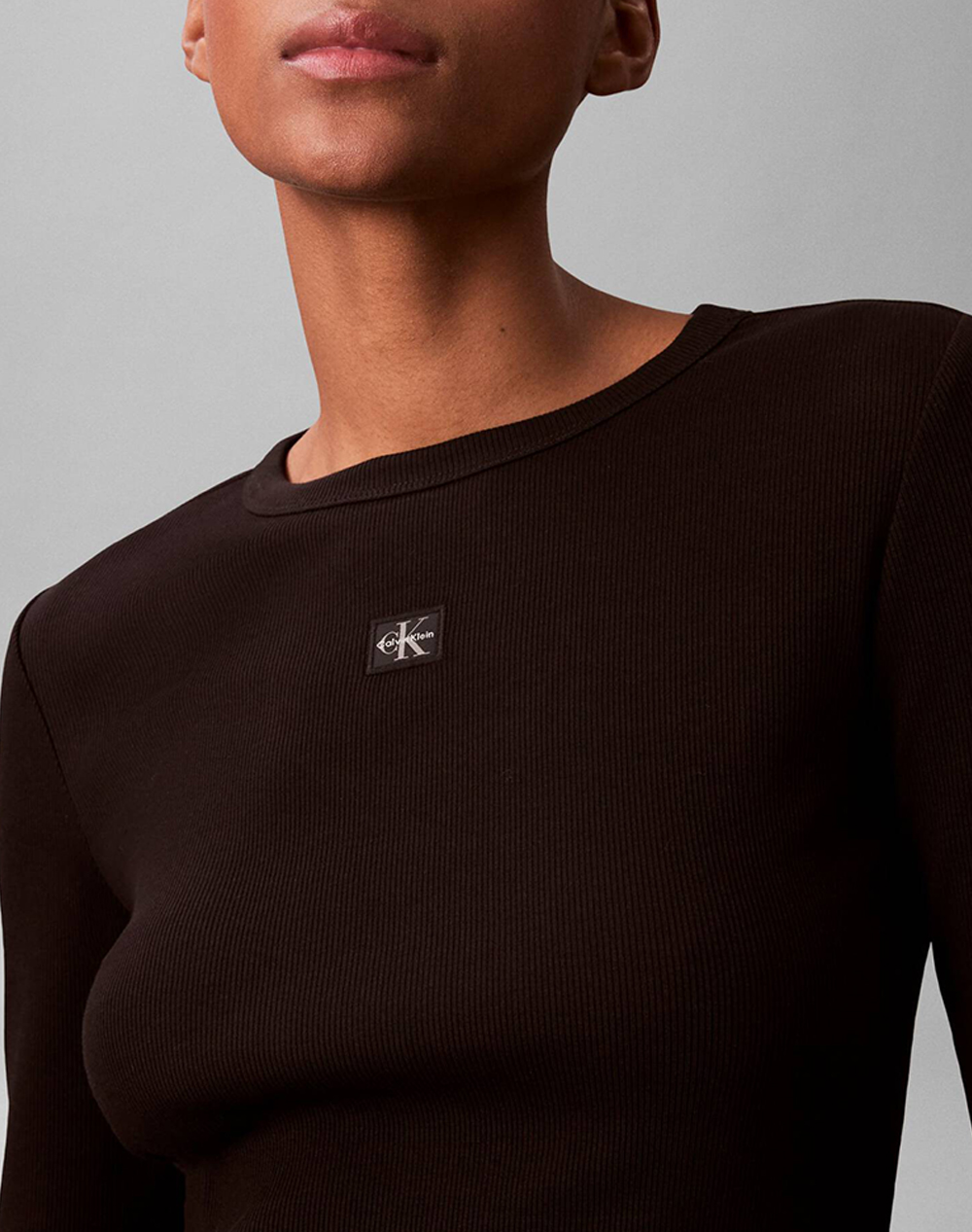 CALVIN KLEIN LS WOVEN LABEL 2X2 RIB CREW TOP
