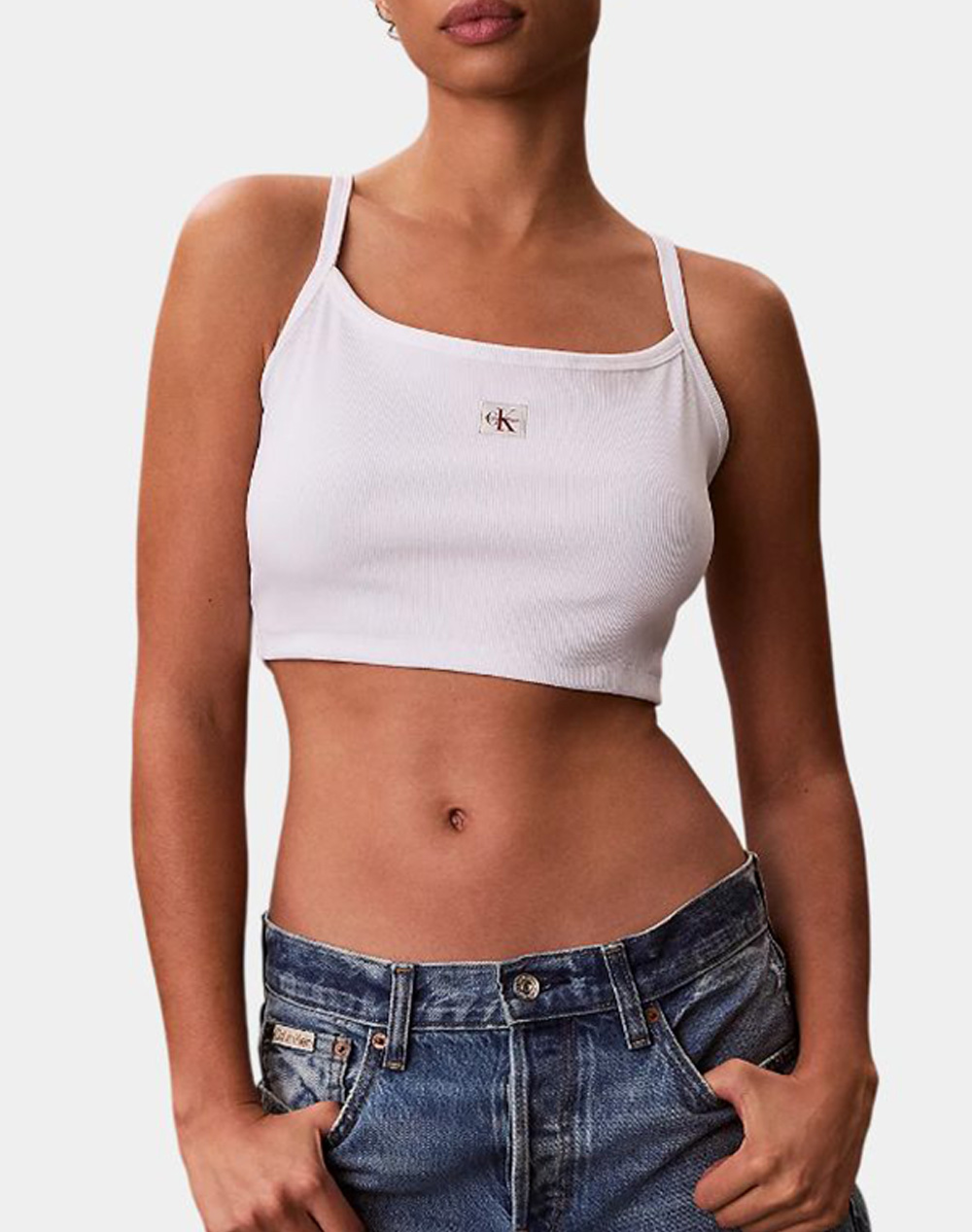 Calvin klein jeans sl woven label 2x2 baby rib crop female топ/боди бяло