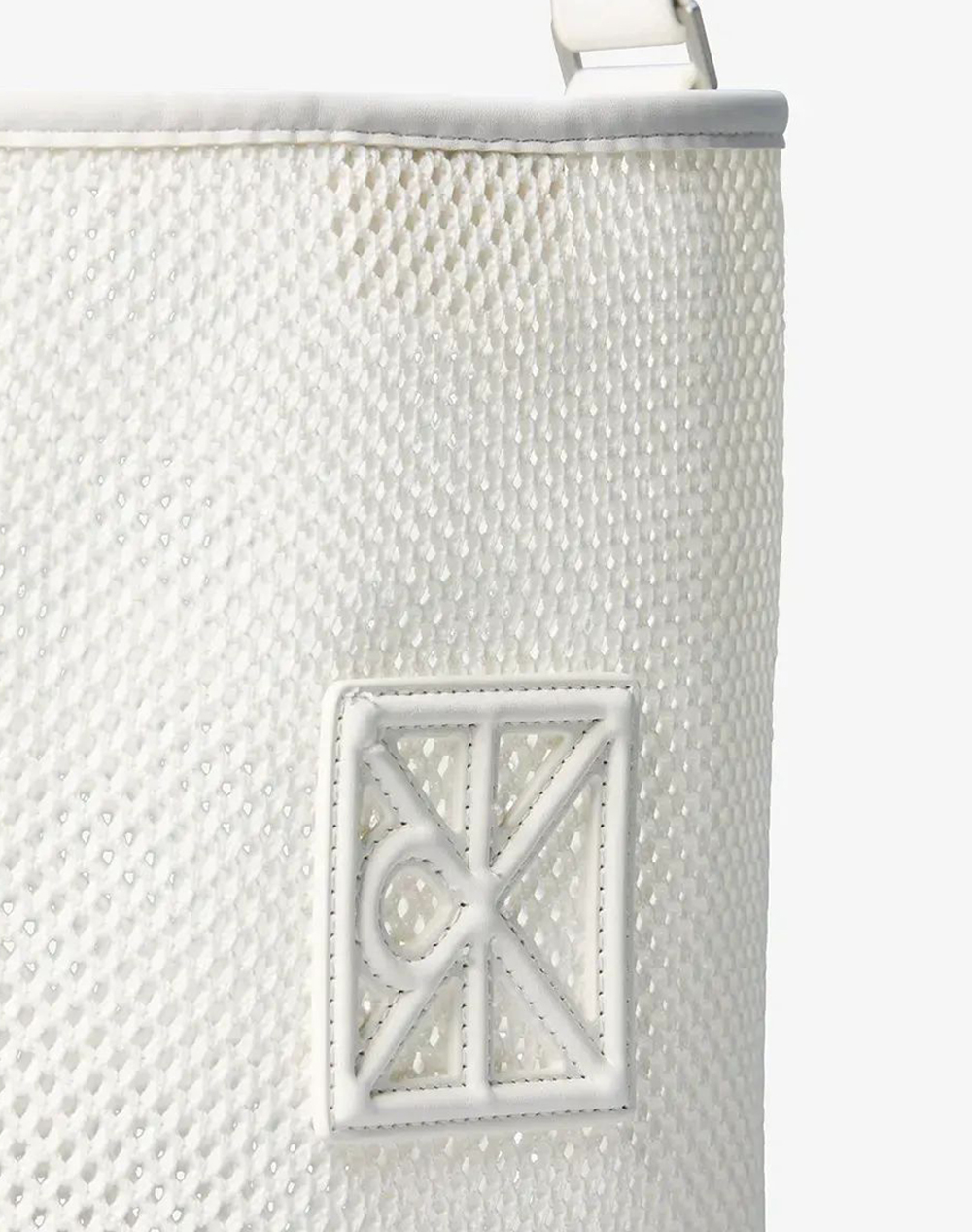 CALVIN KLEIN JEANS EMBLEM MESH BUCKET