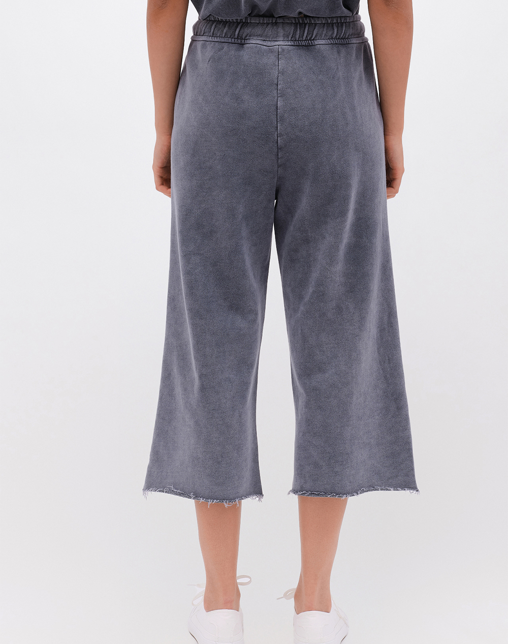 DIRTY LAUNDRY CROPPED SWEATPANTS