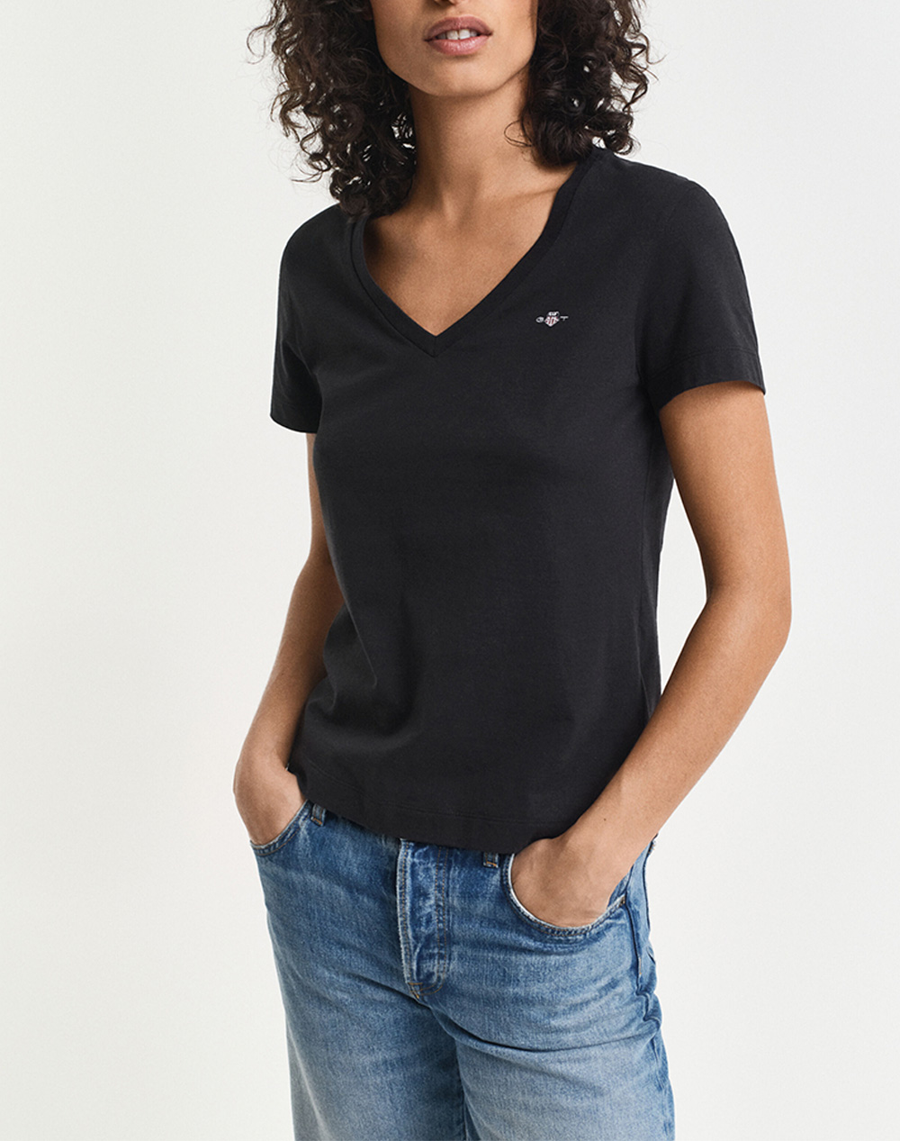 GANT БЛУЗА KMREG SHIELD SS V-NECK T-SHIRT.