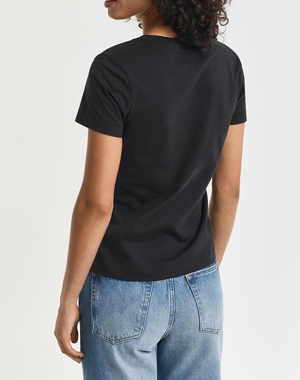 GANT БЛУЗА KMREG SHIELD SS V-NECK T-SHIRT.