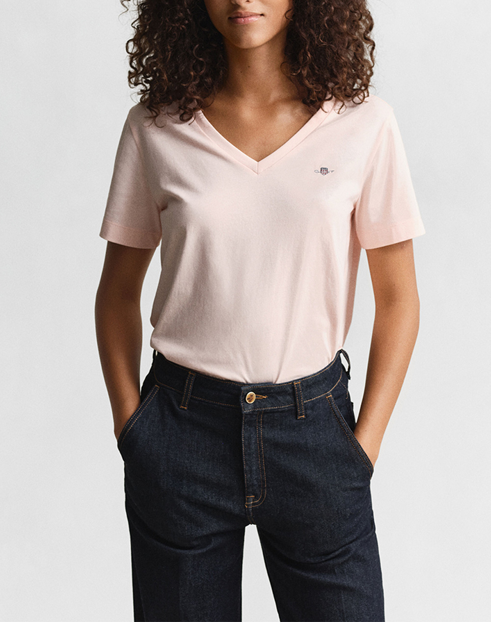 GANT БЛУЗА KMREG SHIELD SS V-NECK T-SHIRT.