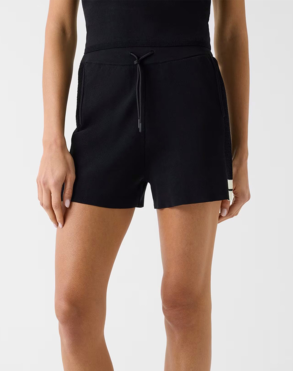 GUESS GABRY WIDE SHORT SWTR ДАМСКИ ШОРТИ