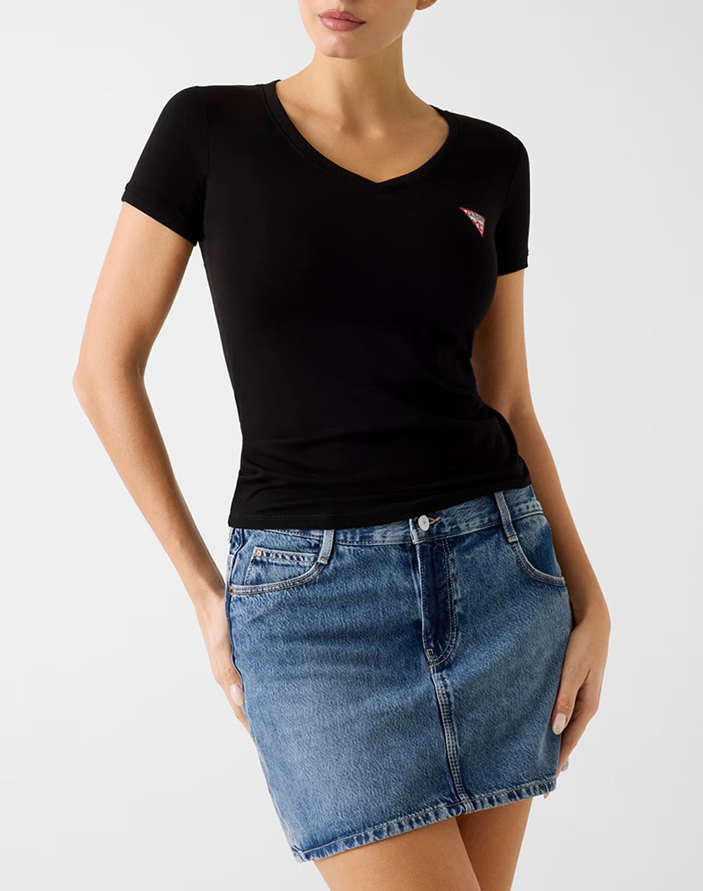 Guess ss vn mini triangle tee дамска блуза female τ-shirt черно