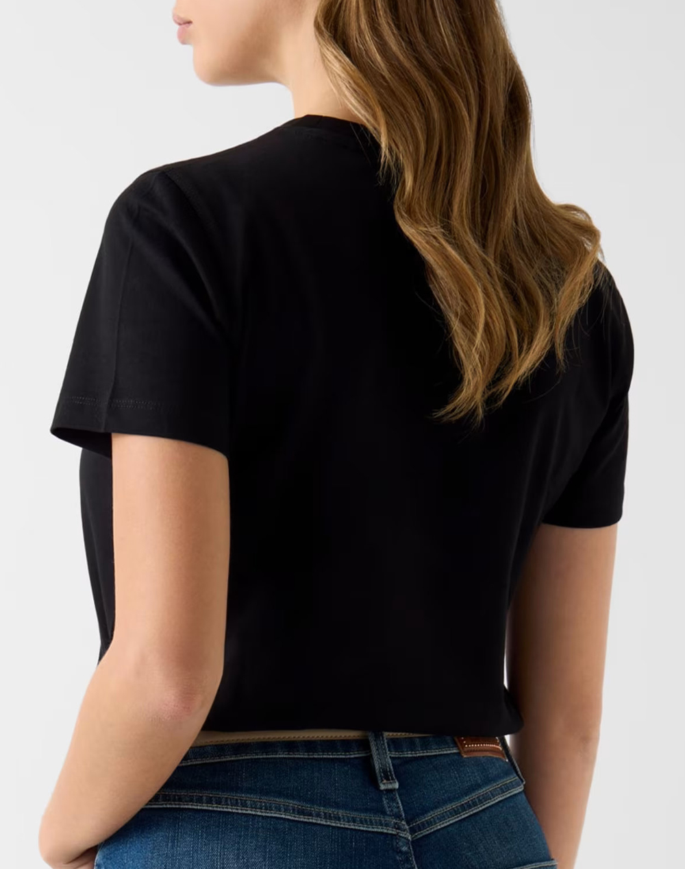 GUESS SS CN GUESS STUDS SCRIPT TEE ДАМСКА БЛУЗА