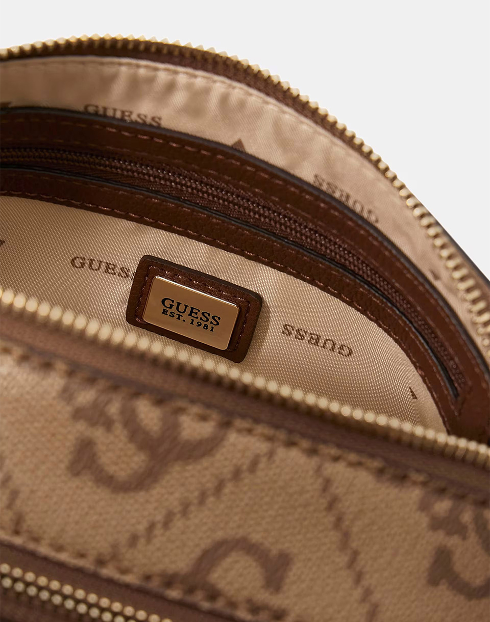 GUESS NOELLE II CROSSBODY CAMERA ДАМСКА ЧАНТА