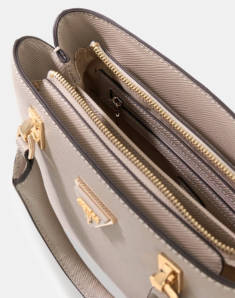 GUESS NOELLE II SML MULTI COMP STCHL ДАМСКА ЧАНТА