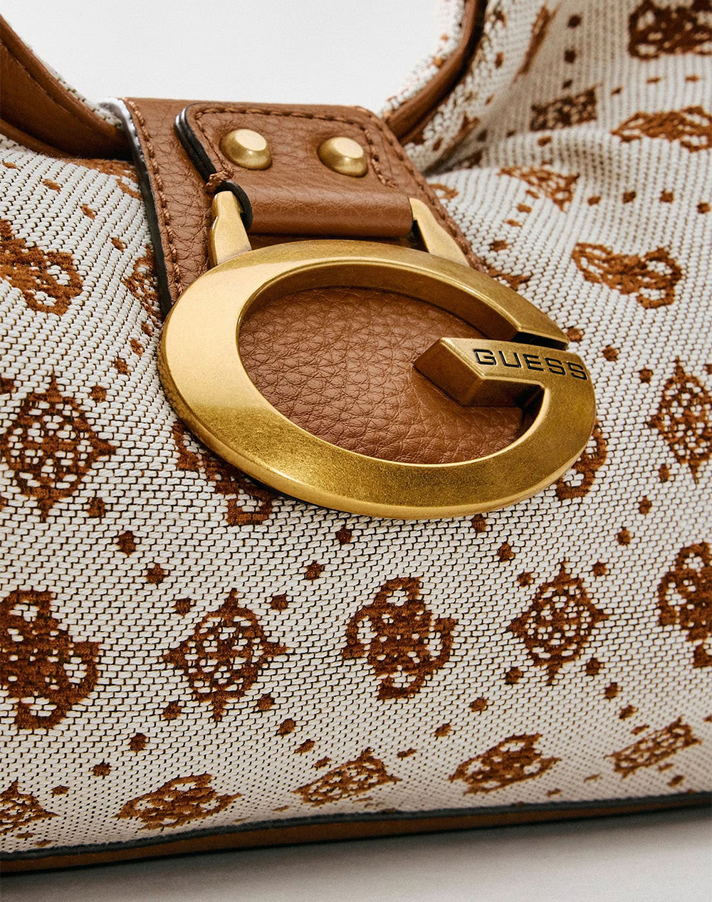 GUESS CAMDEN SHOULDER BAG ДАМСКА ЧАНТА