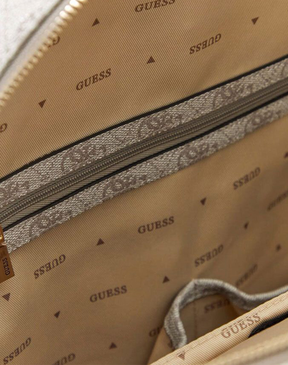 GUESS POWER PLAY II LRG TECH BCKPCK ДАМСКА ЧАНТА