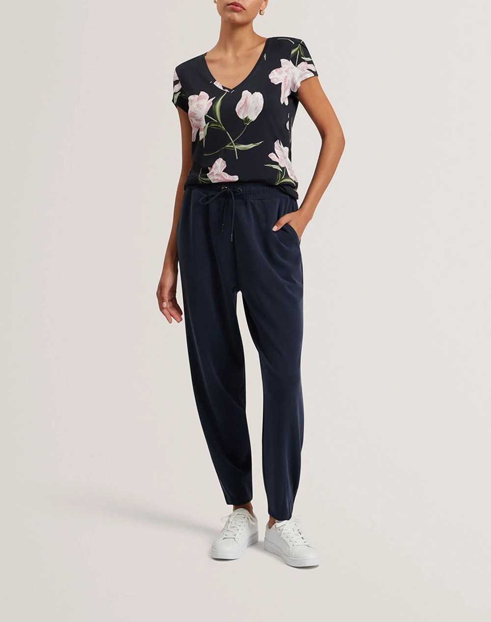 TED BAKER VAIILEY Printed V Neck Fitted Tee