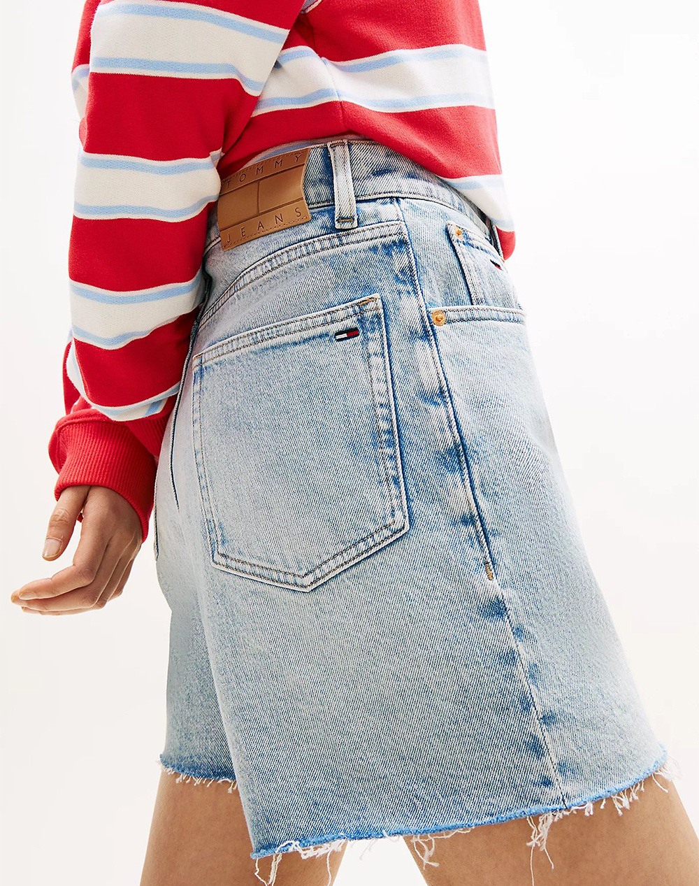 TOMMY JEANS MOM SHORT BJ8115