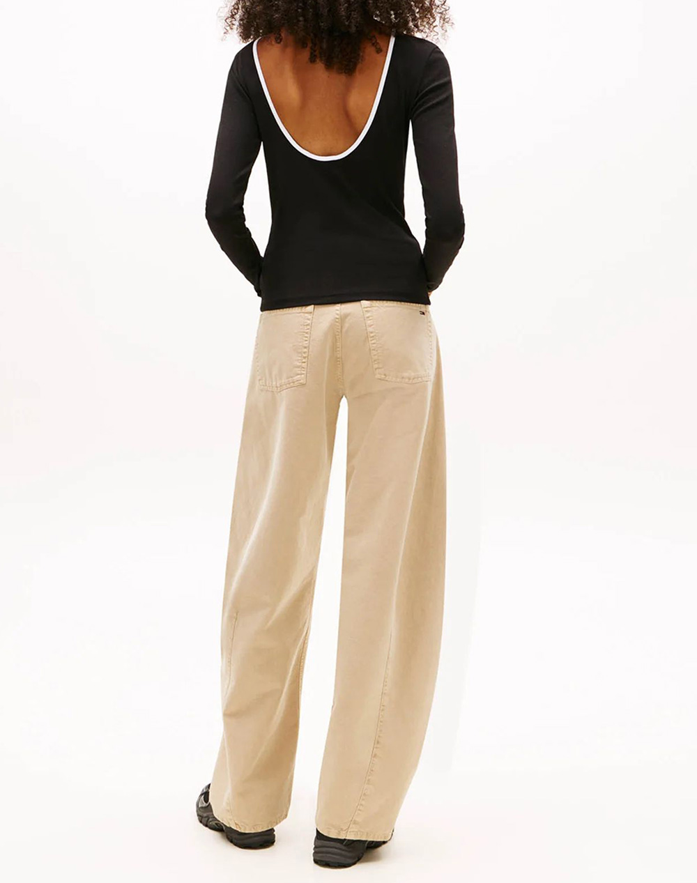 TOMMY JEANS TJW SLIM BADGE LS RIB TEE EXT