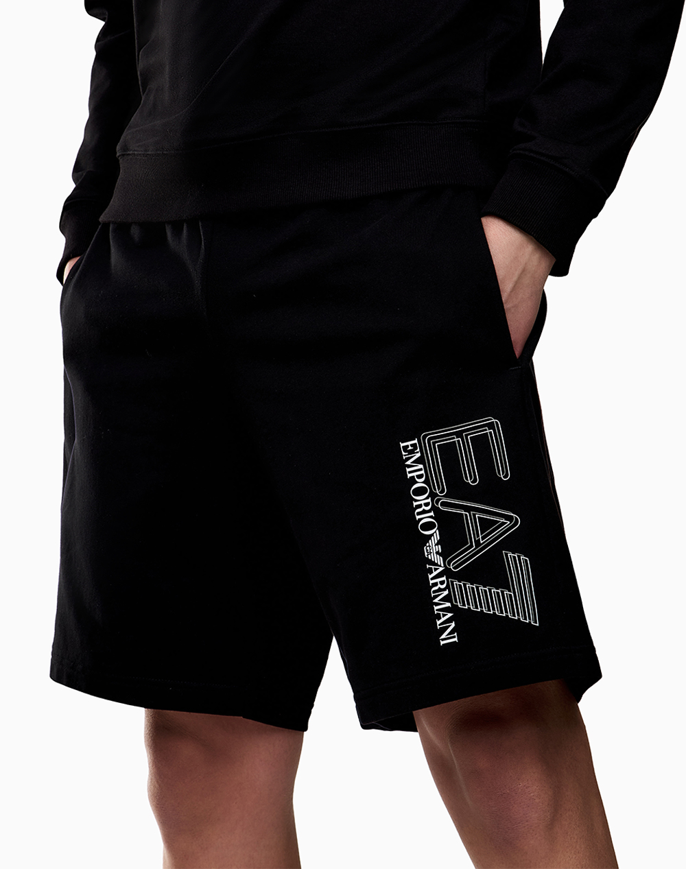 EA7 SHORTS
