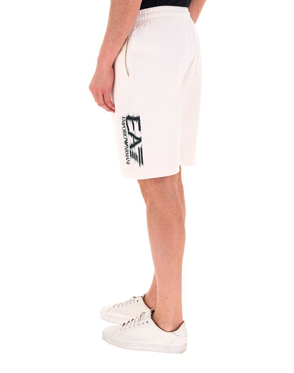 EA7 SHORTS