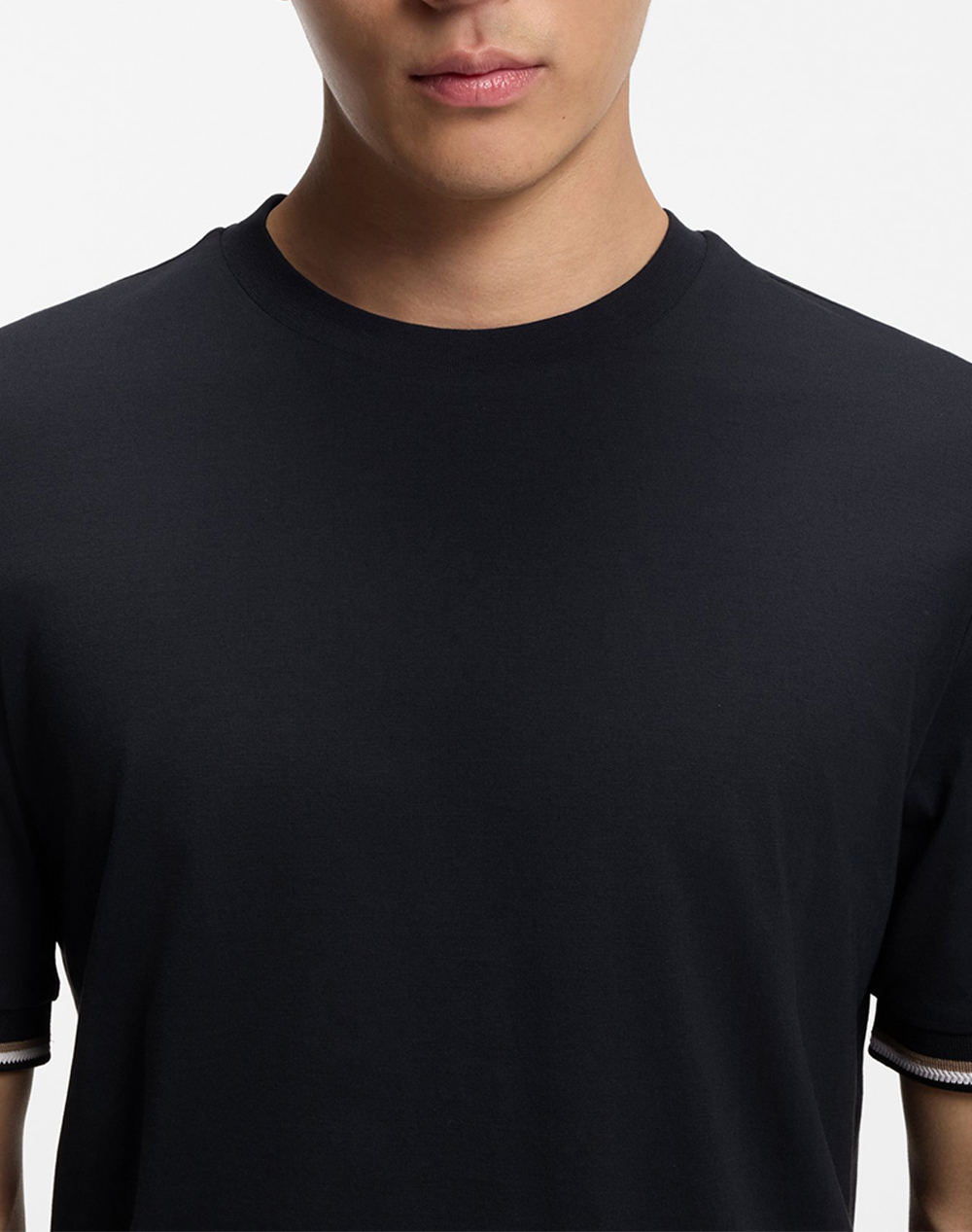 BOSS Thompson 04 10236129 01