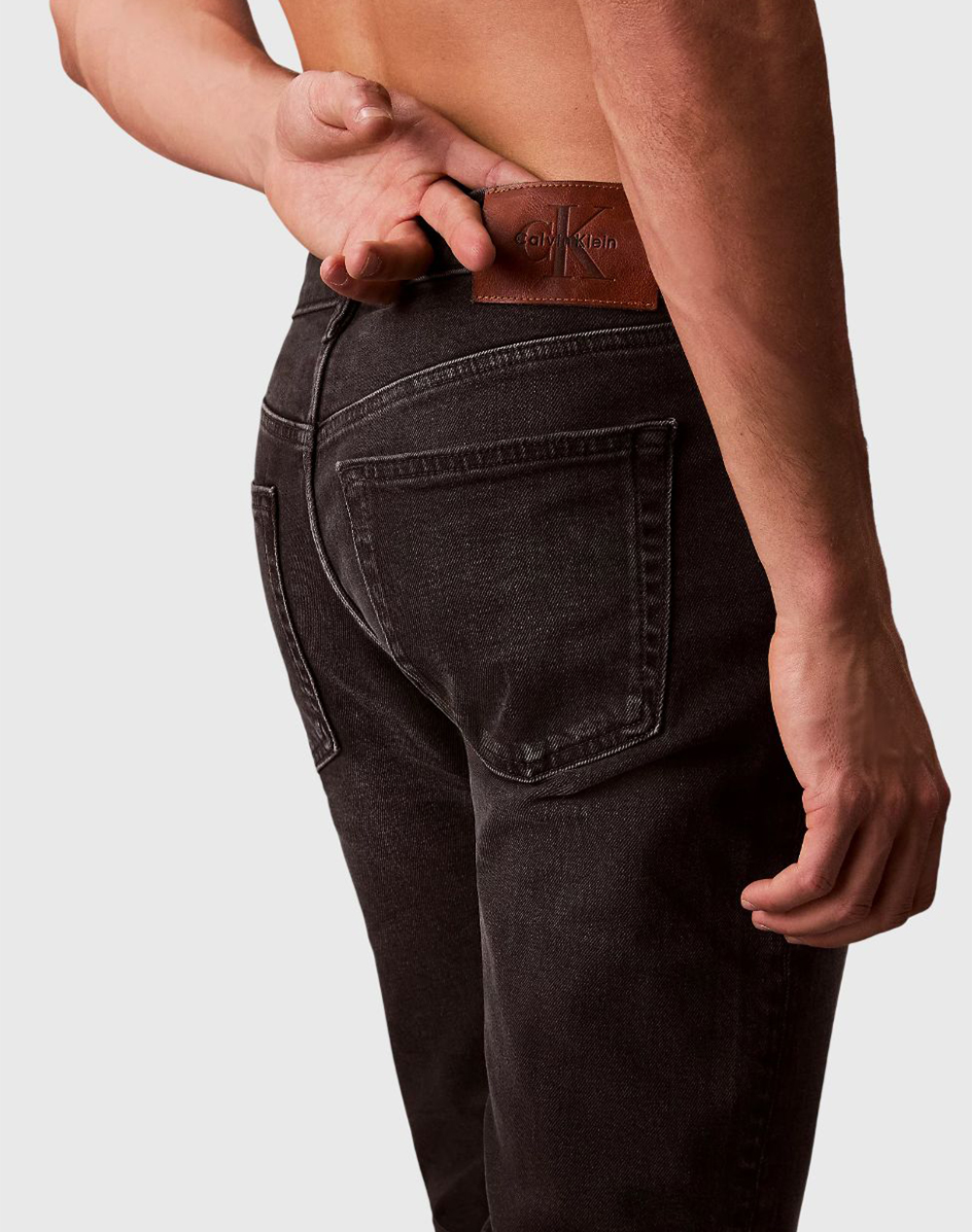 CALVIN KLEIN SLIM TAPER CK ESS BLACK JEAN