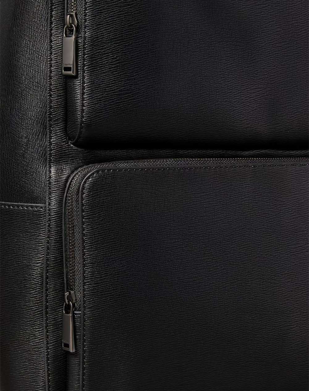 CALVIN KLEIN EMBLEM HW SLIM POCKET BACKPACK