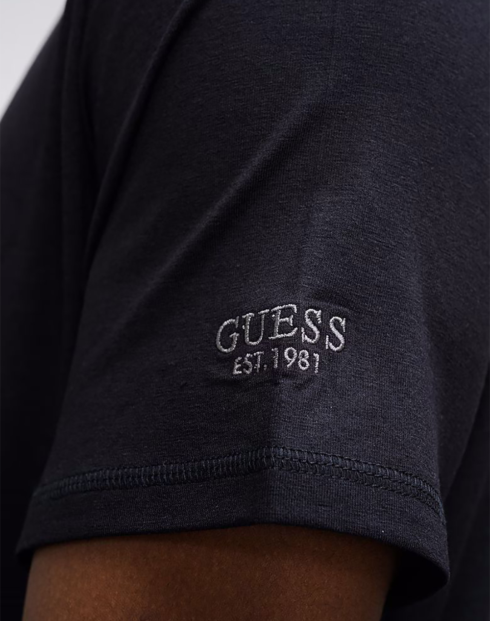 GUESS SS CN ARM LOGO SCRIPT TEE МЪЖКА ТЕНИСКА