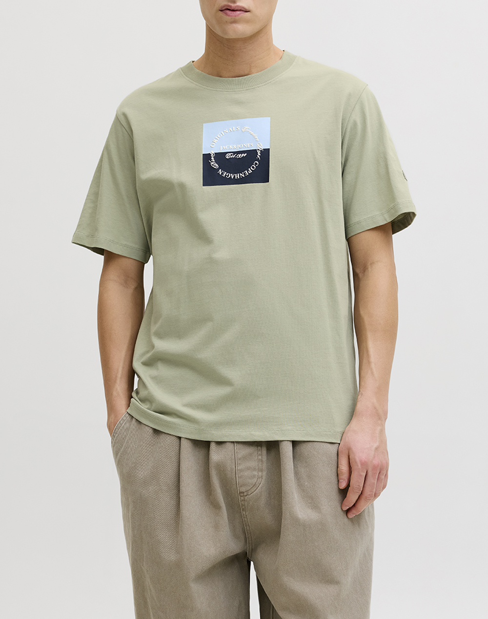 JACK&JONES JORCATSKILLS SQUARE BRANDING TEE SSCN LN