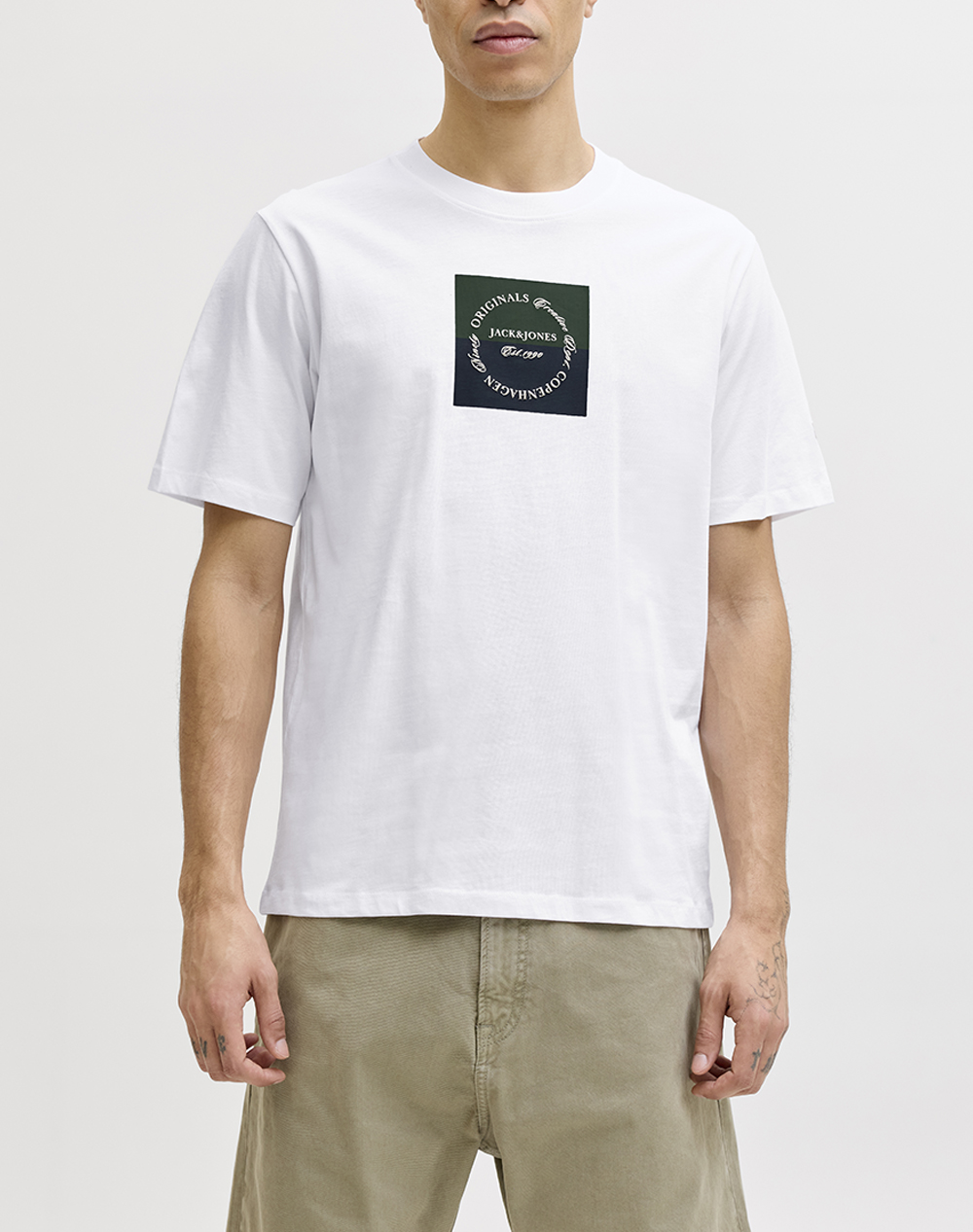 JACK&JONES JORCATSKILLS SQUARE BRANDING TEE SSCN LN