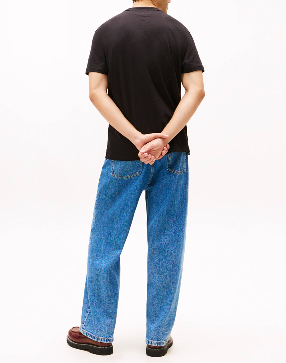 TOMMY JEANS TJM REG BILLS FONT SS TEE EXT