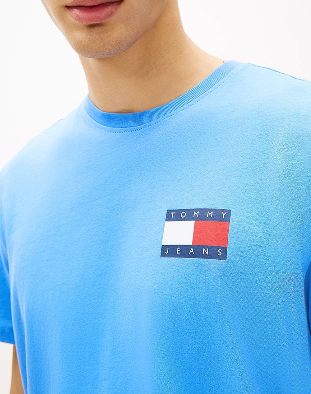TOMMY JEANS TJM SLIM ESSENTIAL FLAG TEE EXT