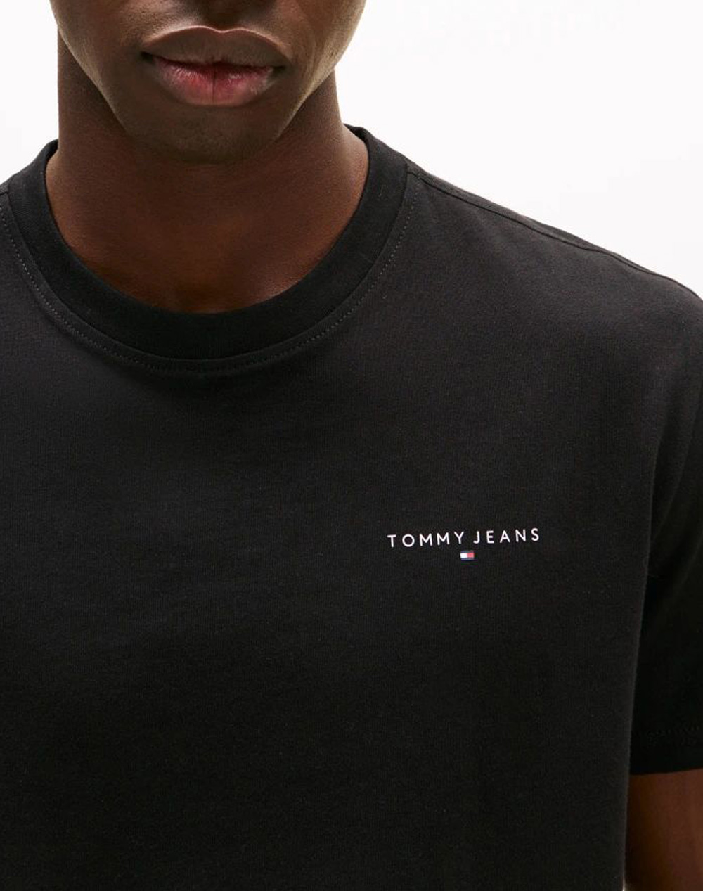 TOMMY JEANS TJM SLIM LINEAR CHEST TEE EXT