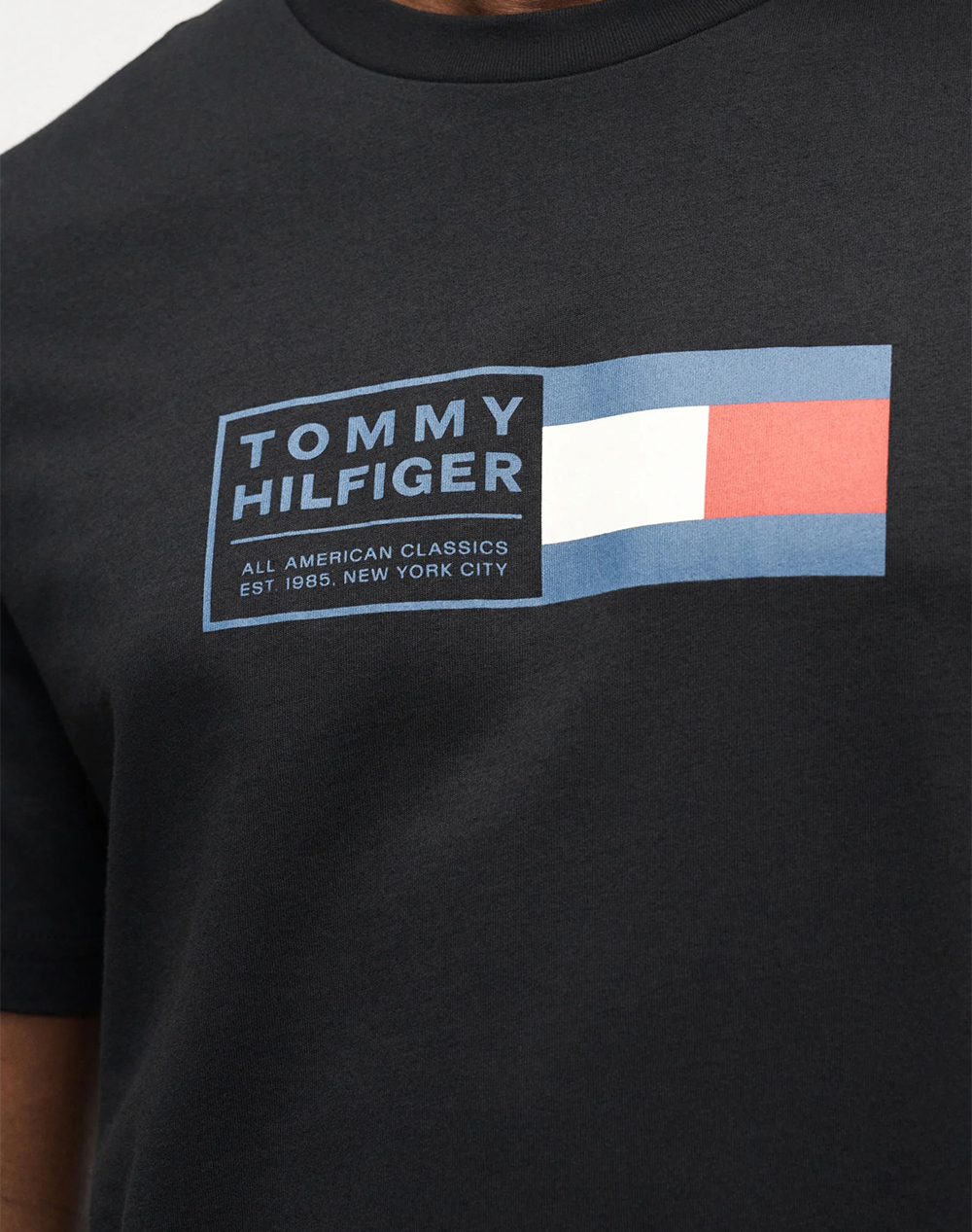 TOMMY HILFIGER BRAND LOVE TEXT BOX TEE