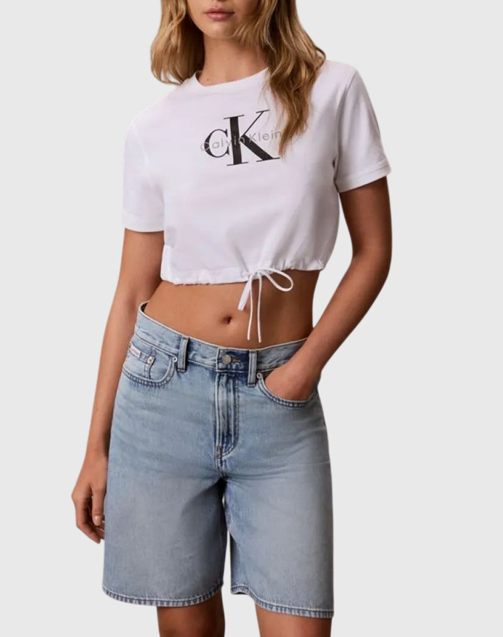 CALVIN KLEIN KEANS SS MONOLOGO CROPPED TIE TEE