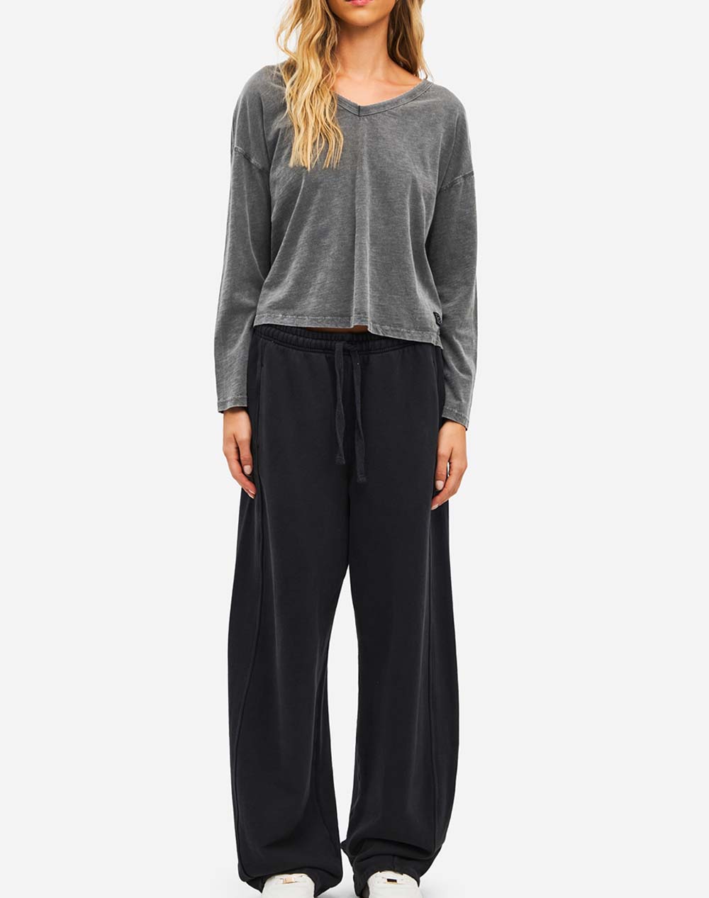 DIRTY LAUNDRY V NECK RELAXED LONGSLEEVE