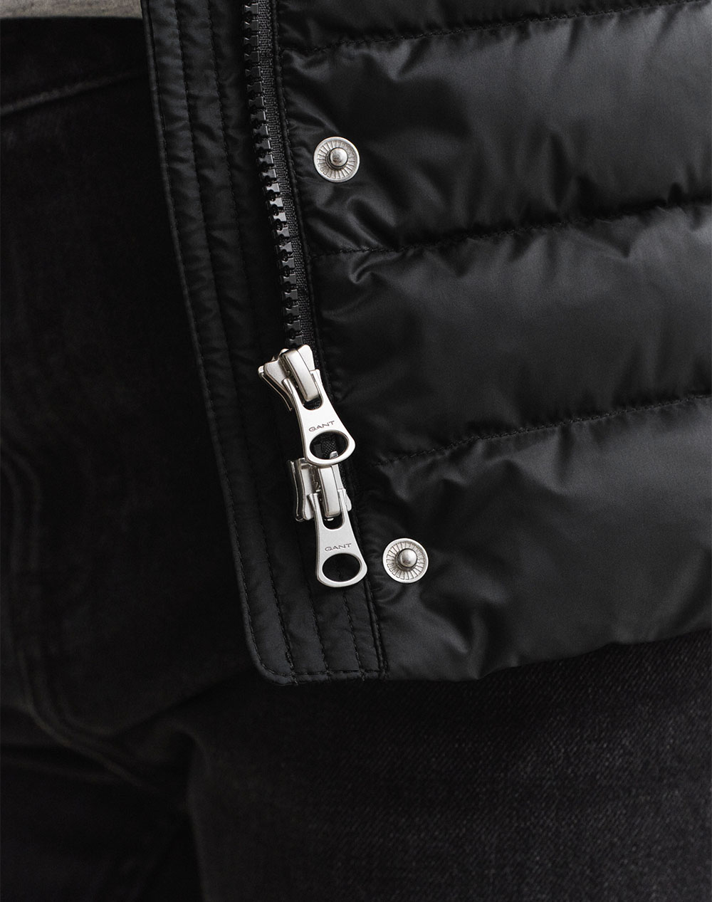 GANT ЯКЕ БЕЗ РЪКАВИ LIGHT DOWN VEST