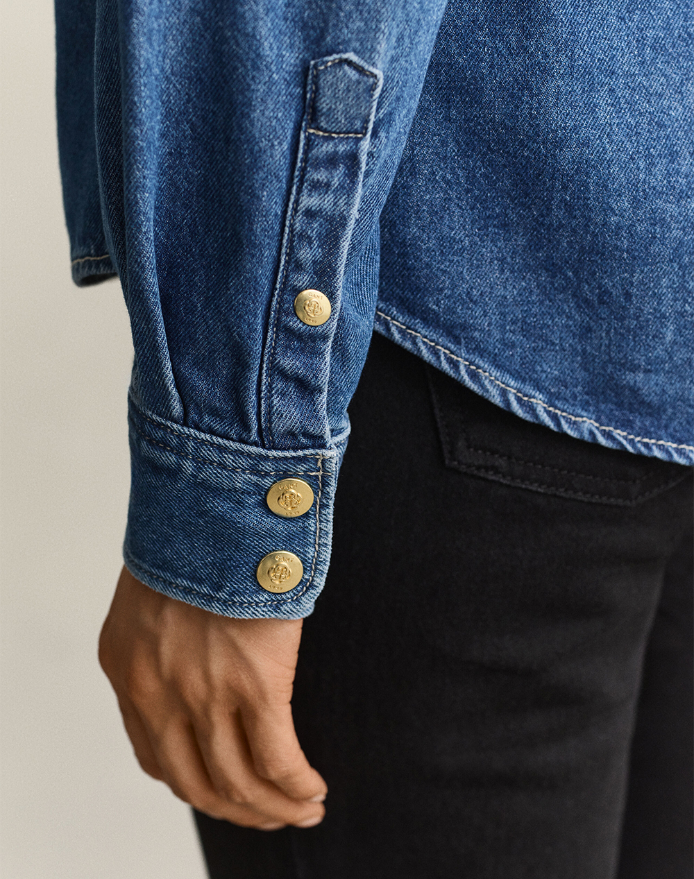 GANT РИЗА С ДЪЛГИ РЪКАВИ GOLD BUTTON DENIM SHIRT