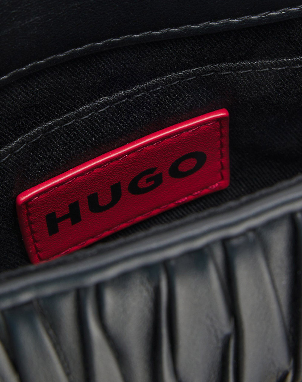 HUGO Clioh M_Top Handle 10281564 01